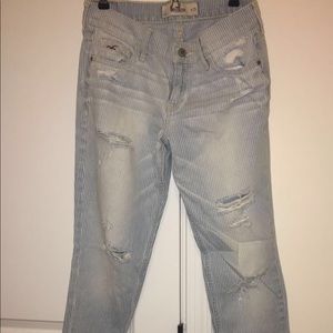 NEVER WORN HOLLISTER MOM JEANS